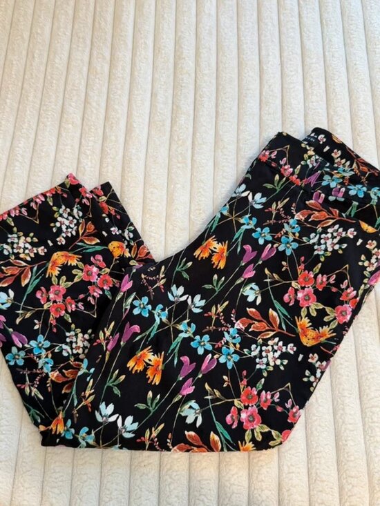 Pants - Counterparts Floral Capri Pants